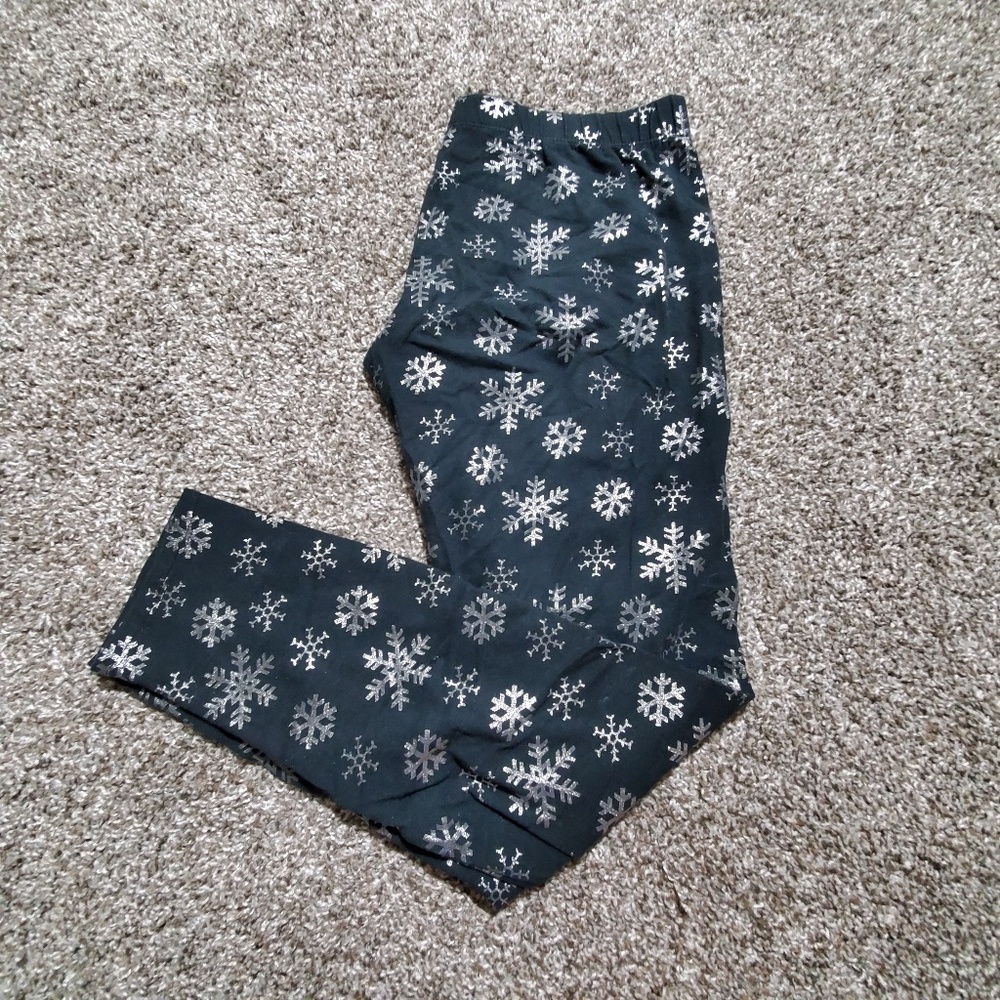 Fun snowflake leggings
